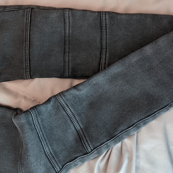 SOLD Winter pants - Picture 6 of 8